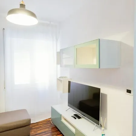 Casa Kalimera Moderna Attrezzata E Vicino Metro 公寓