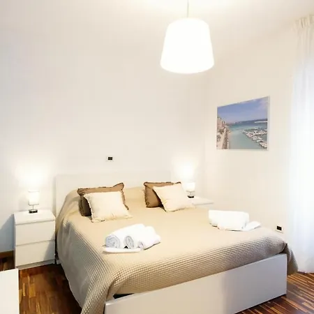 Casa Kalimera Moderna Attrezzata E Vicino Metro Lejlighed