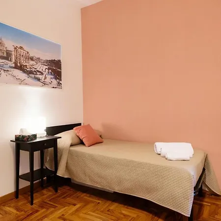 公寓 Casa Kalimera Moderna Attrezzata E Vicino Metro 罗马